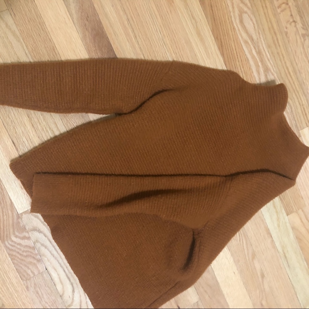 Made well sweater